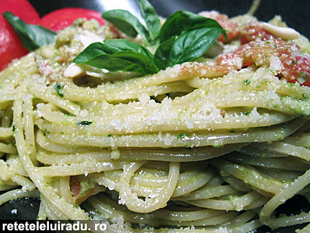 spaghetePestoSicilian - Spaghete cu pesto sicilian 1 - Retetele lui Radu
